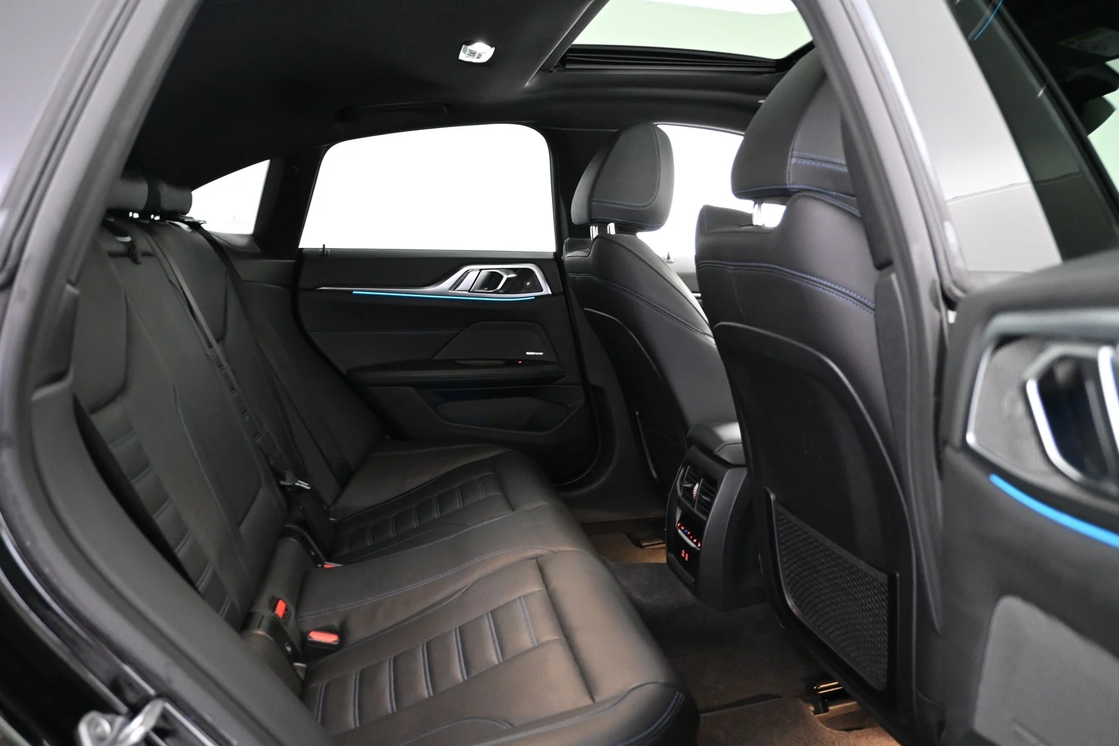 Car Image - 72pgLNfxiJw9Dmwbe7Dki7