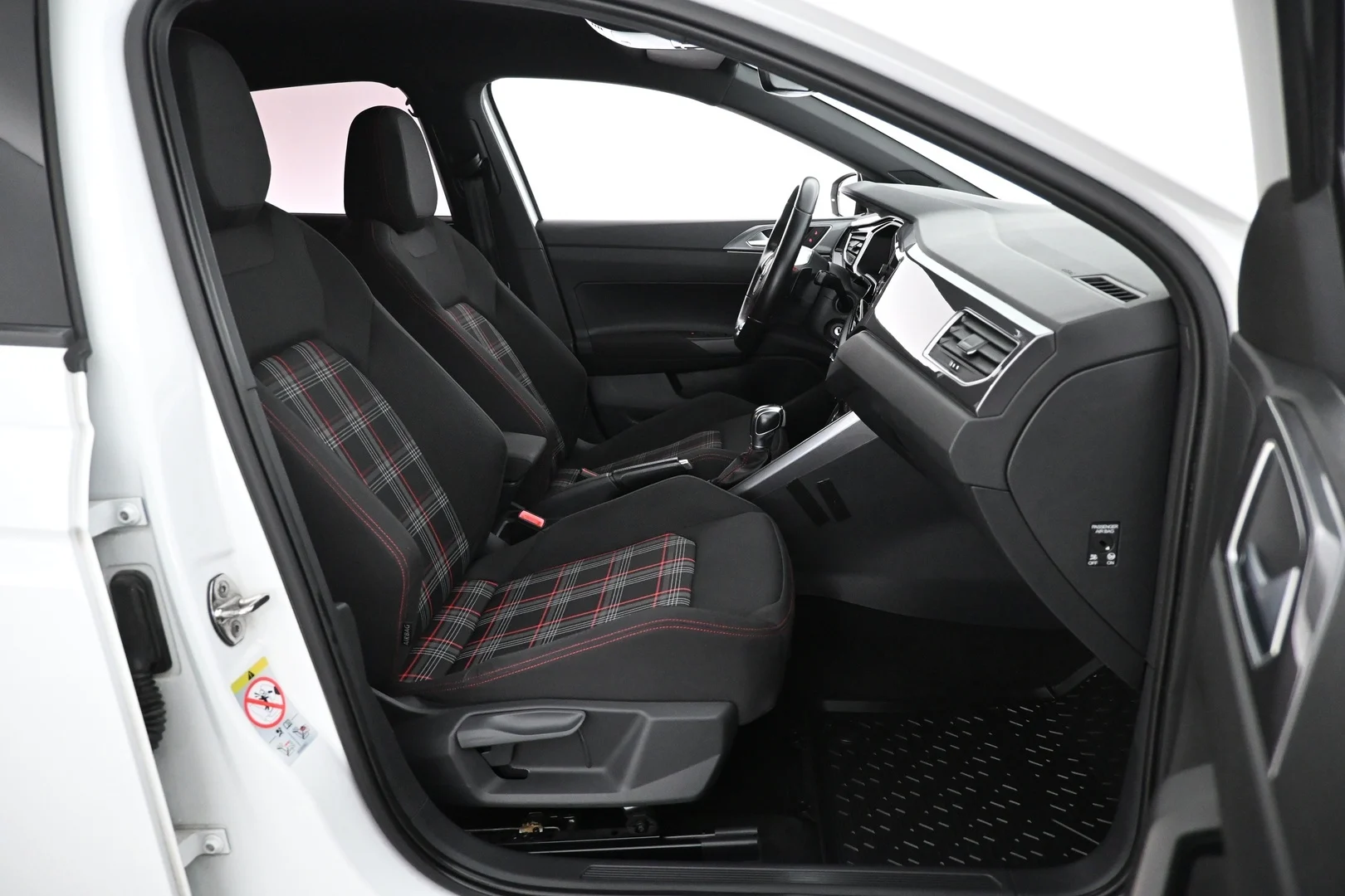 Car Image - 5D5q2WmWw8I2HxDoPS5c5d