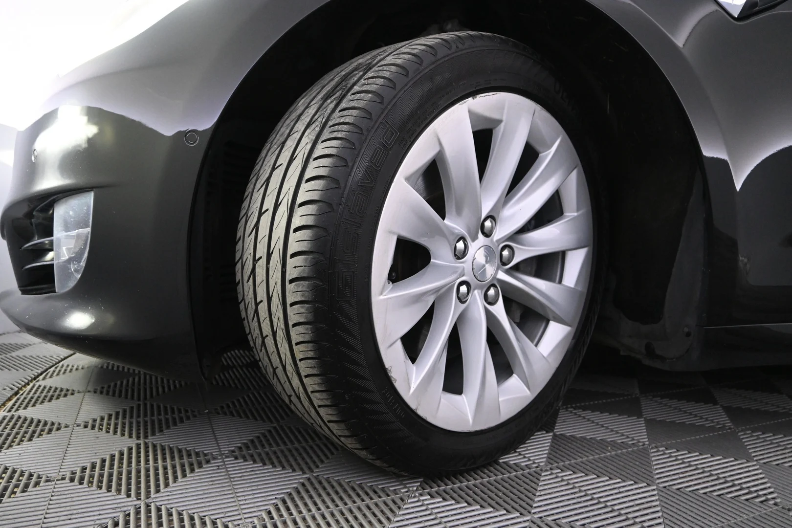 Car Image - 12vMNPaKT7uRSKqpDzD4jy