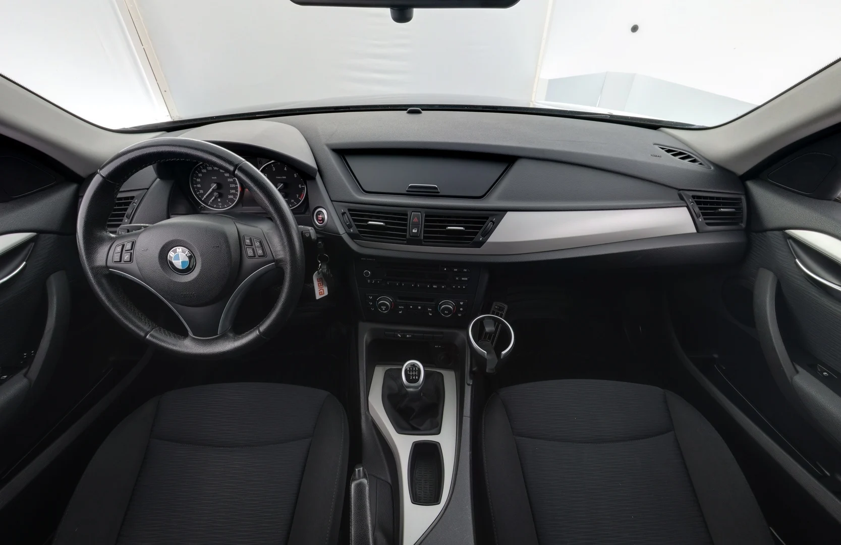 Car Image - 3ndl1inKxhZs8gyd5pNrKy