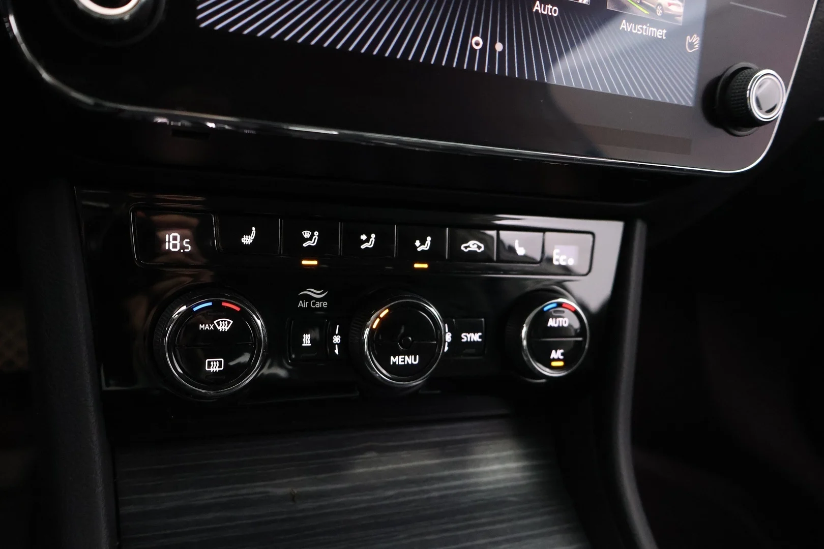 Car Image - 2ou6lVeaO0w7kdNEaoz8jc