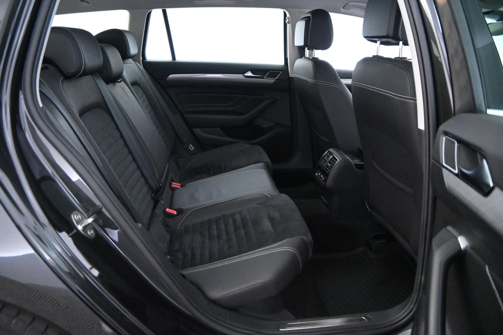 Car Image - xFs6D48EJ0gZrP6WQ171x