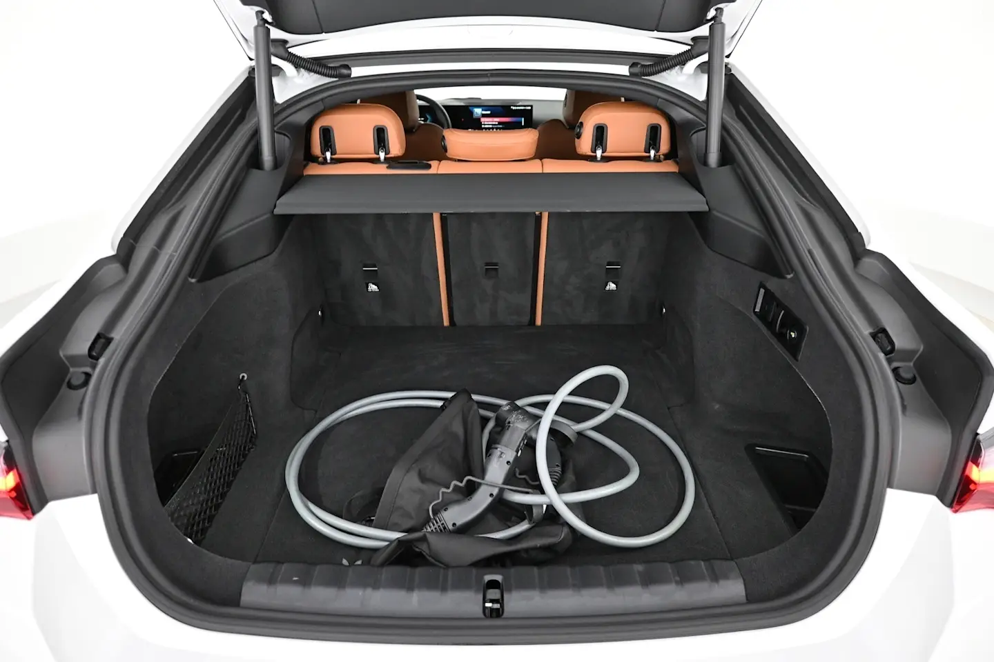 Car Image - 3OipEAFjXyLf0DoEVvckme