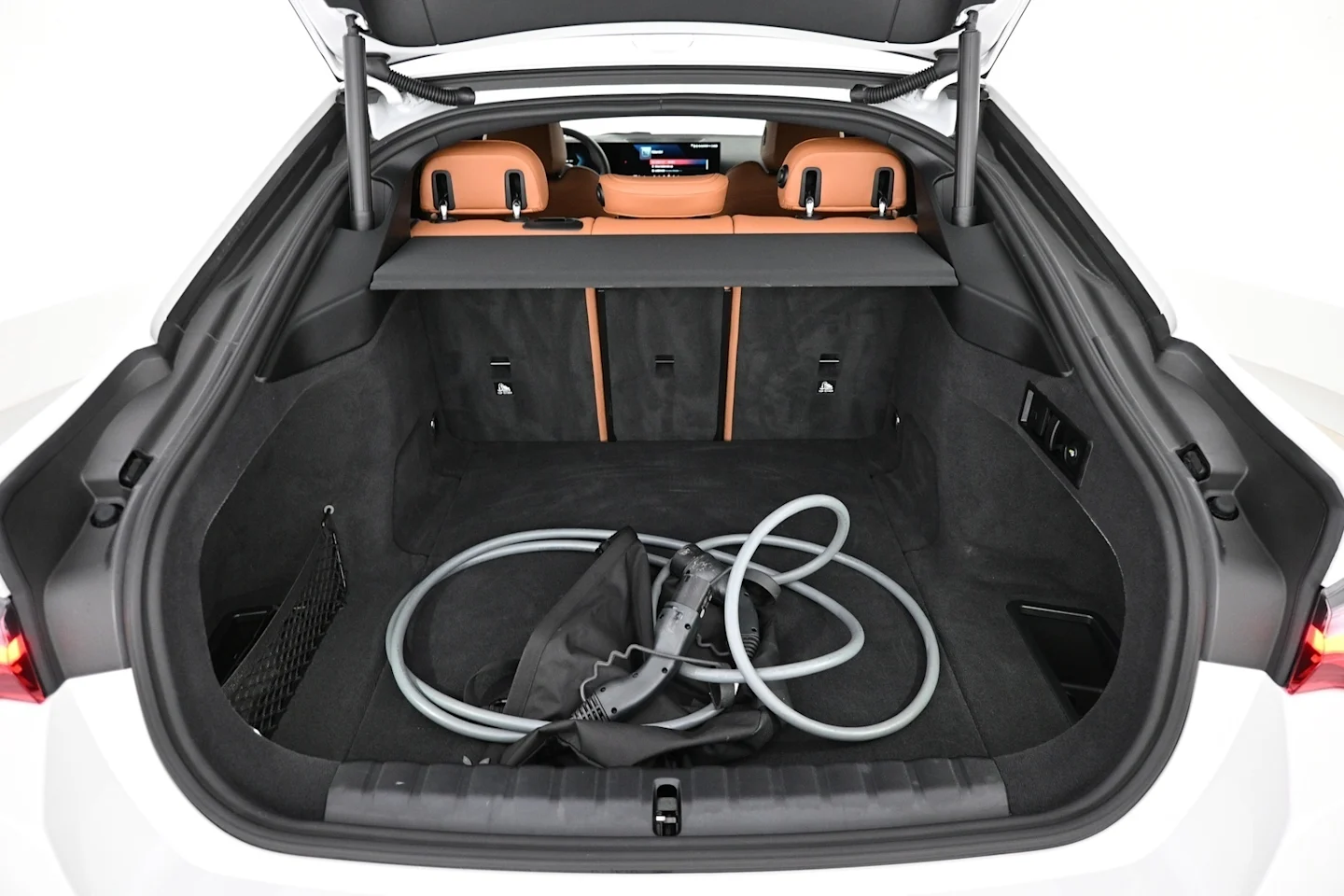 Car Image - 3OipEAFjXyLf0DoEVvckme