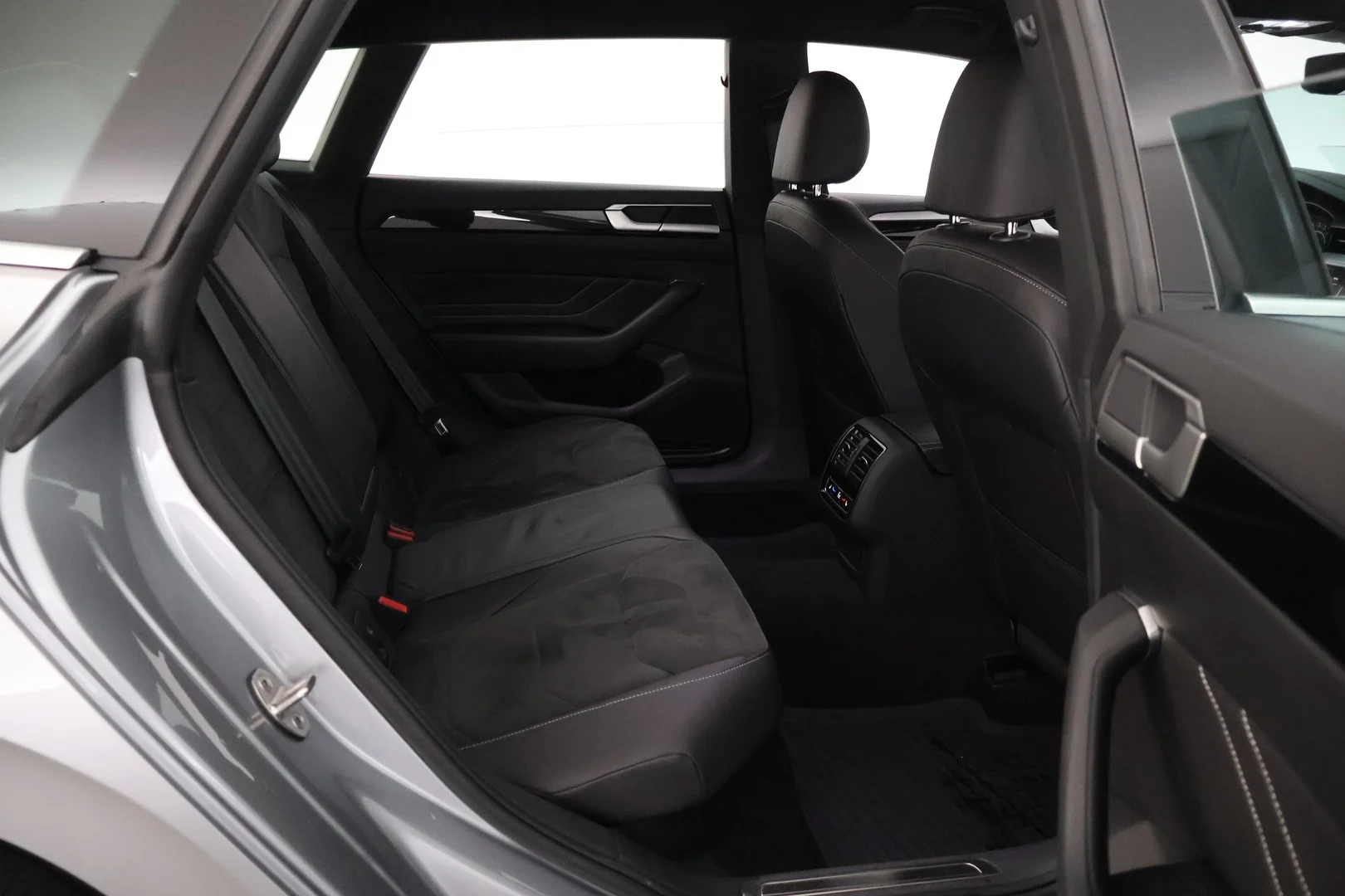 Car Image - 4PrV27CI6KwPxfOuwltM9U