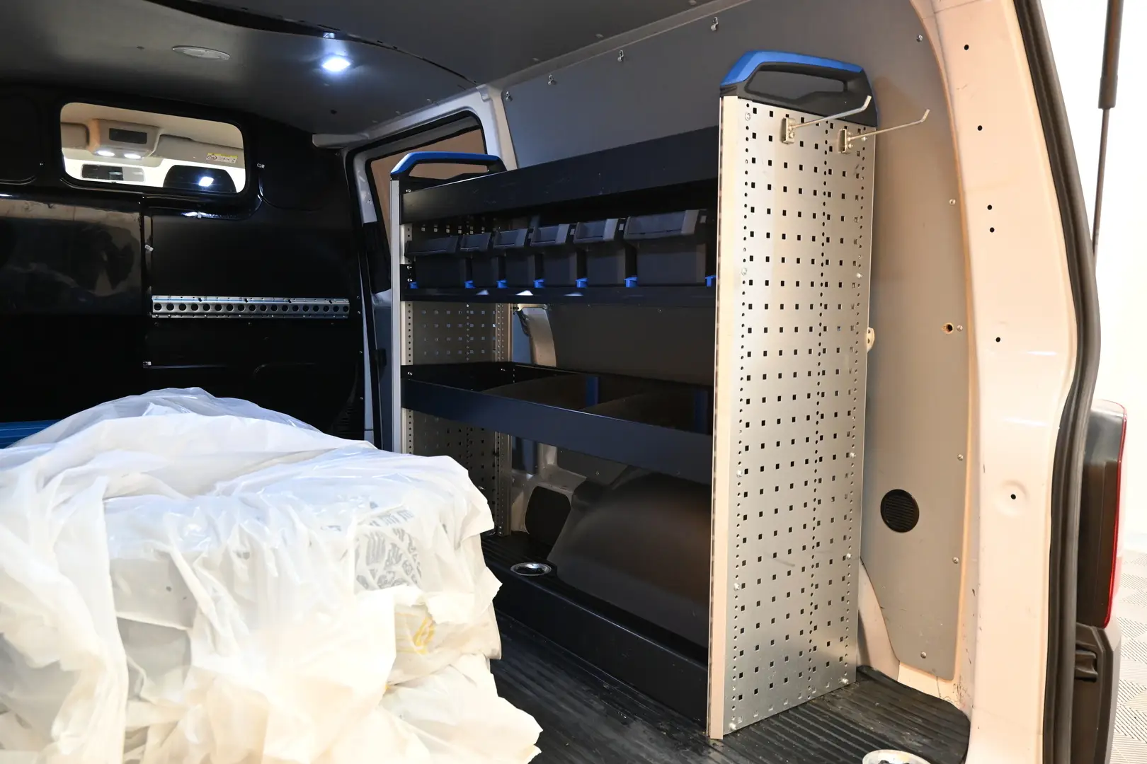 Car Image - 7dnpZ8DwzK8k4fdQISq59Z