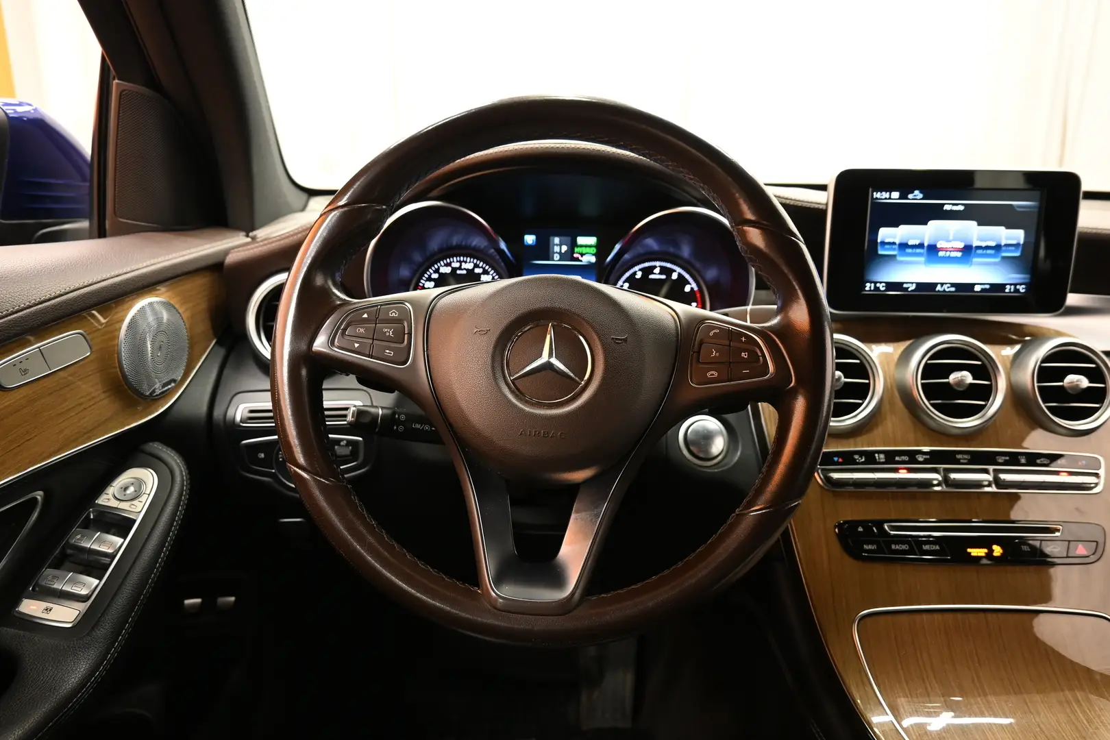 Car Image - 2DMkeLTdH8i7n6PJ8kq7vE