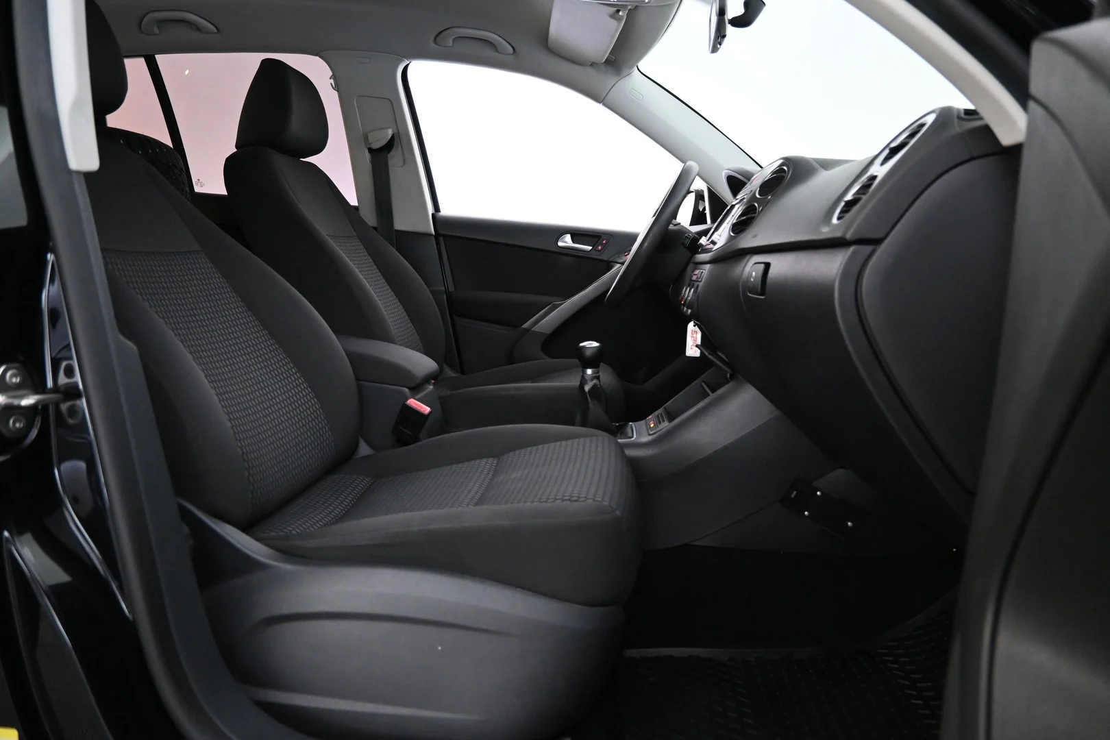 Car Image - 4QQjmN4ltjKFTYhWx8GJa7