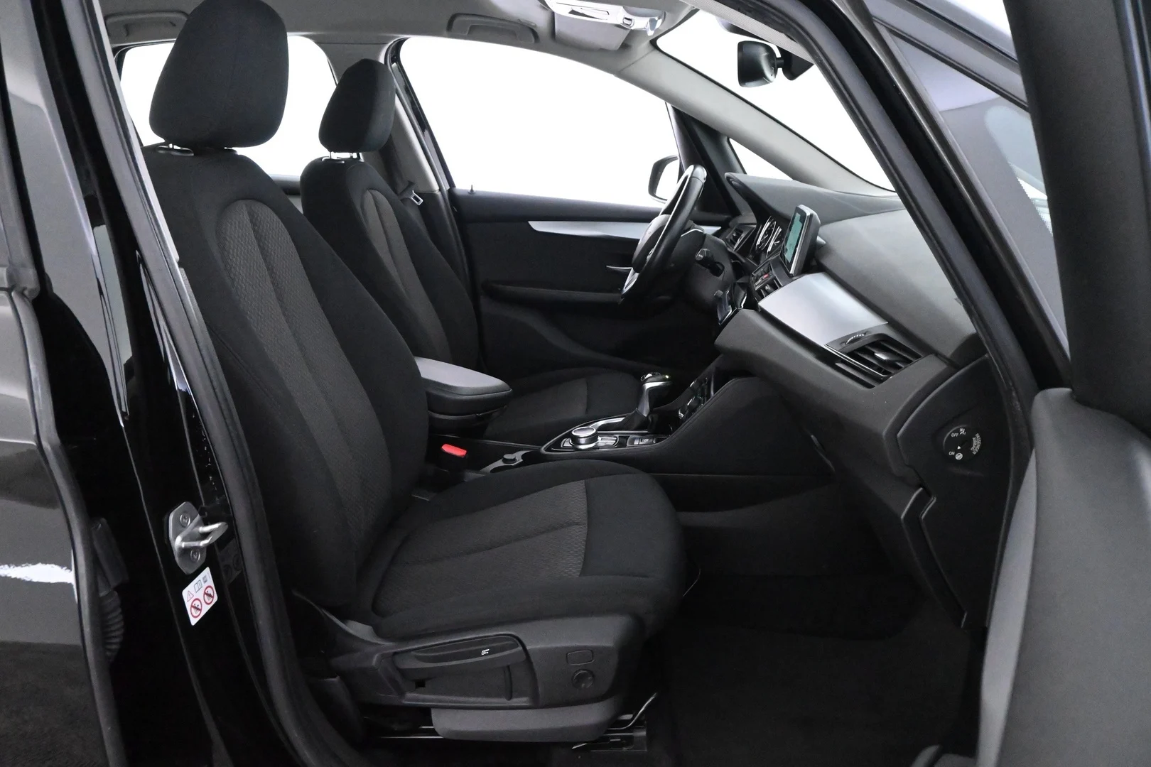 Car Image - 1C8LXoKYJU59HceSg4y7s0
