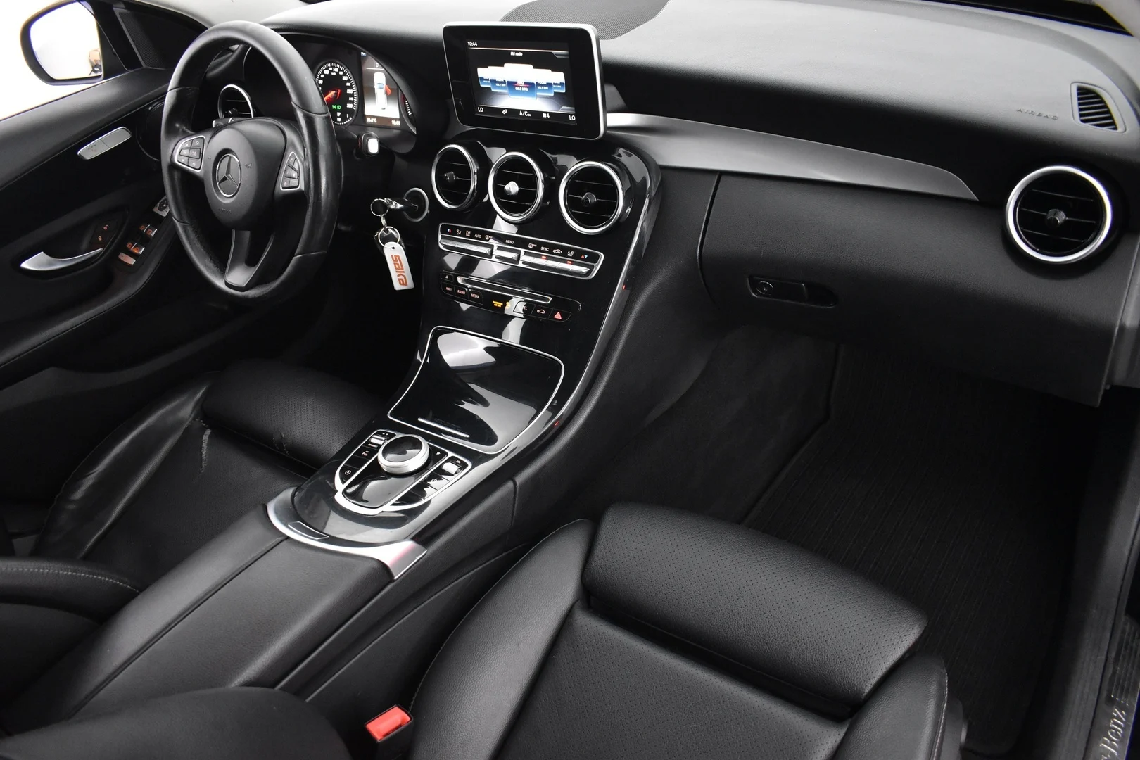 Car Image - 2hTY6Ttc1xEWRav3V1ysR9