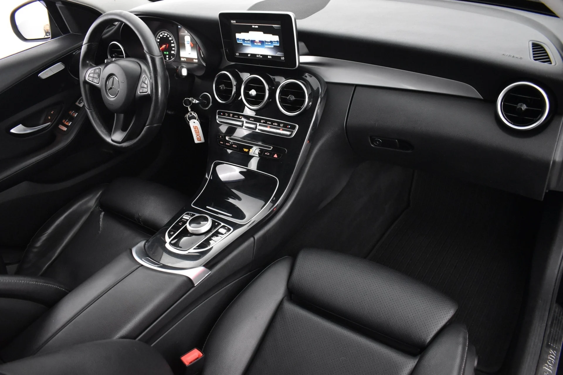 Car Image - 2hTY6Ttc1xEWRav3V1ysR9