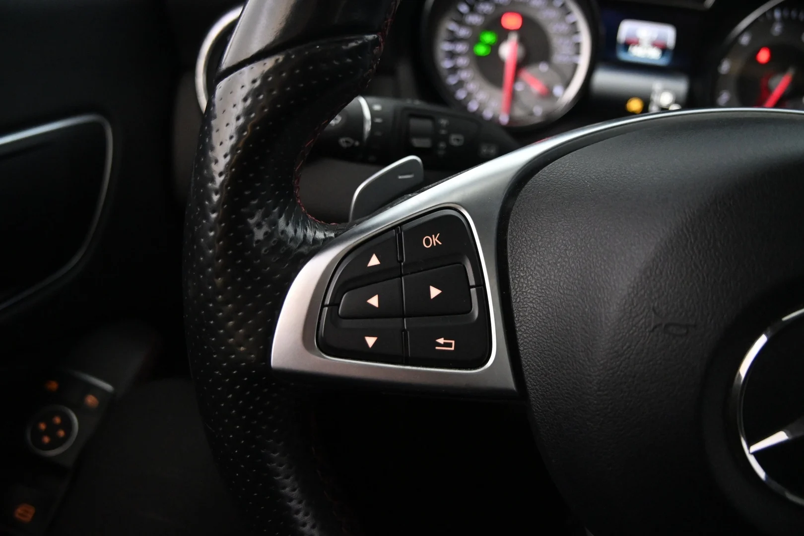 Car Image - 6IPkIGgoeb7jSvDNhLBKkJ