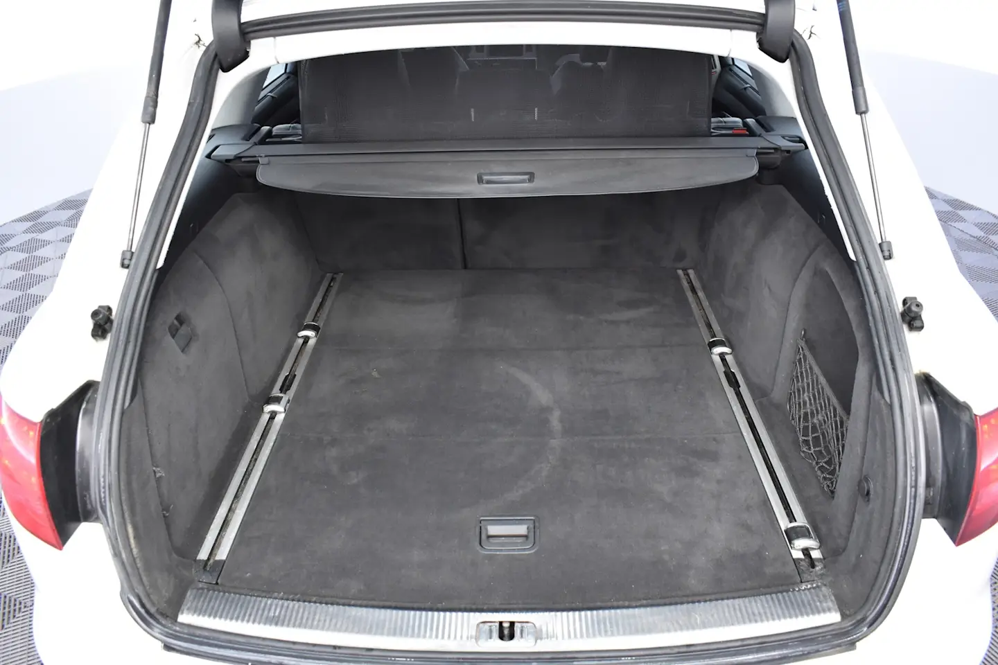 Car Image - 2T9F7VN3XHJGYc5phsLLS9