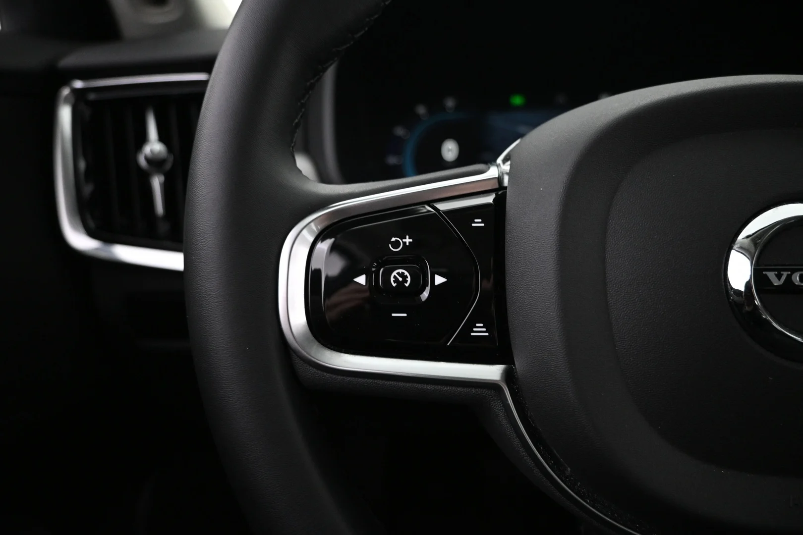 Car Image - 5awkBTeQmJxLZQsiIM9Ltz