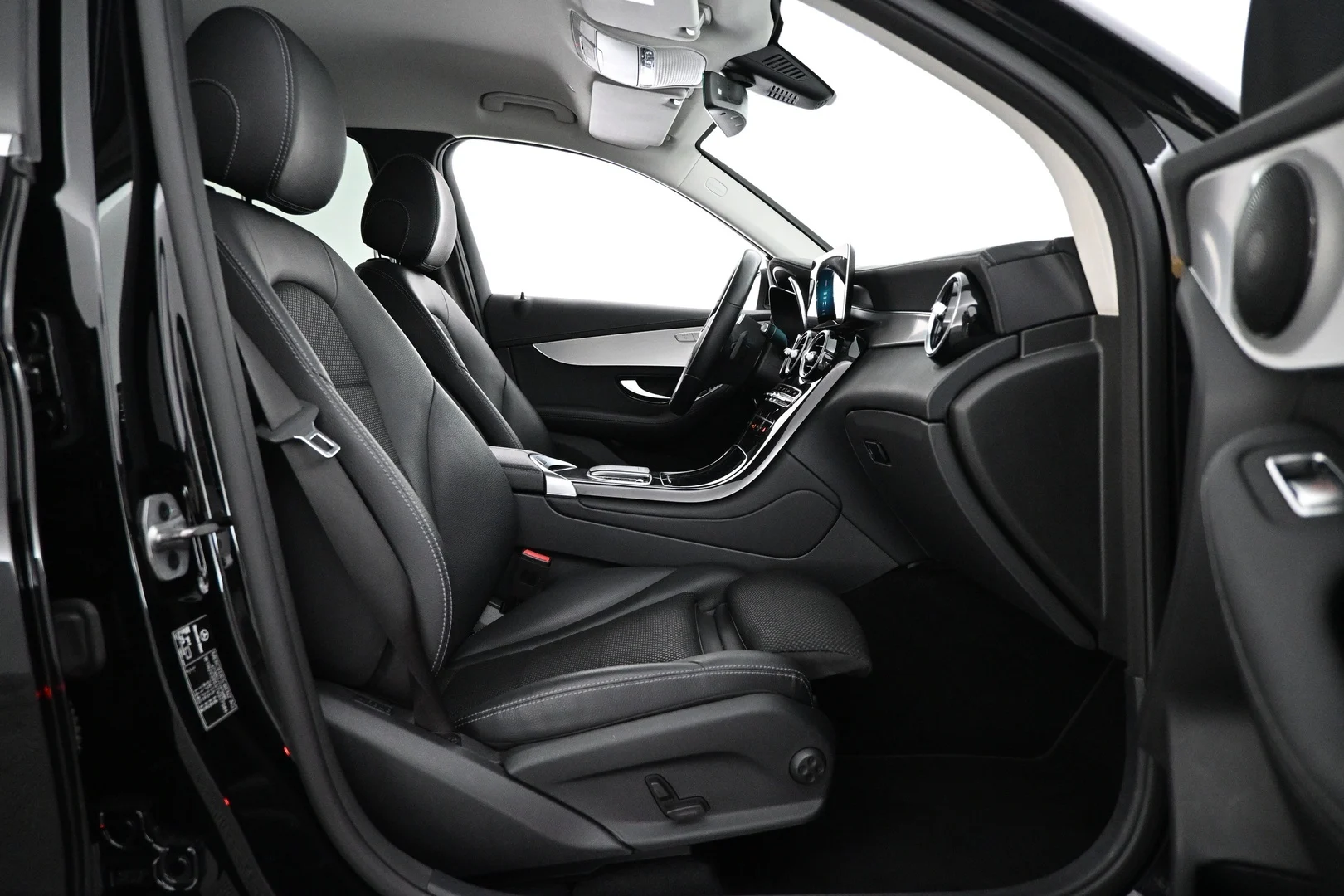 Car Image - M97VOQUMWiv1WsOnK9YmP