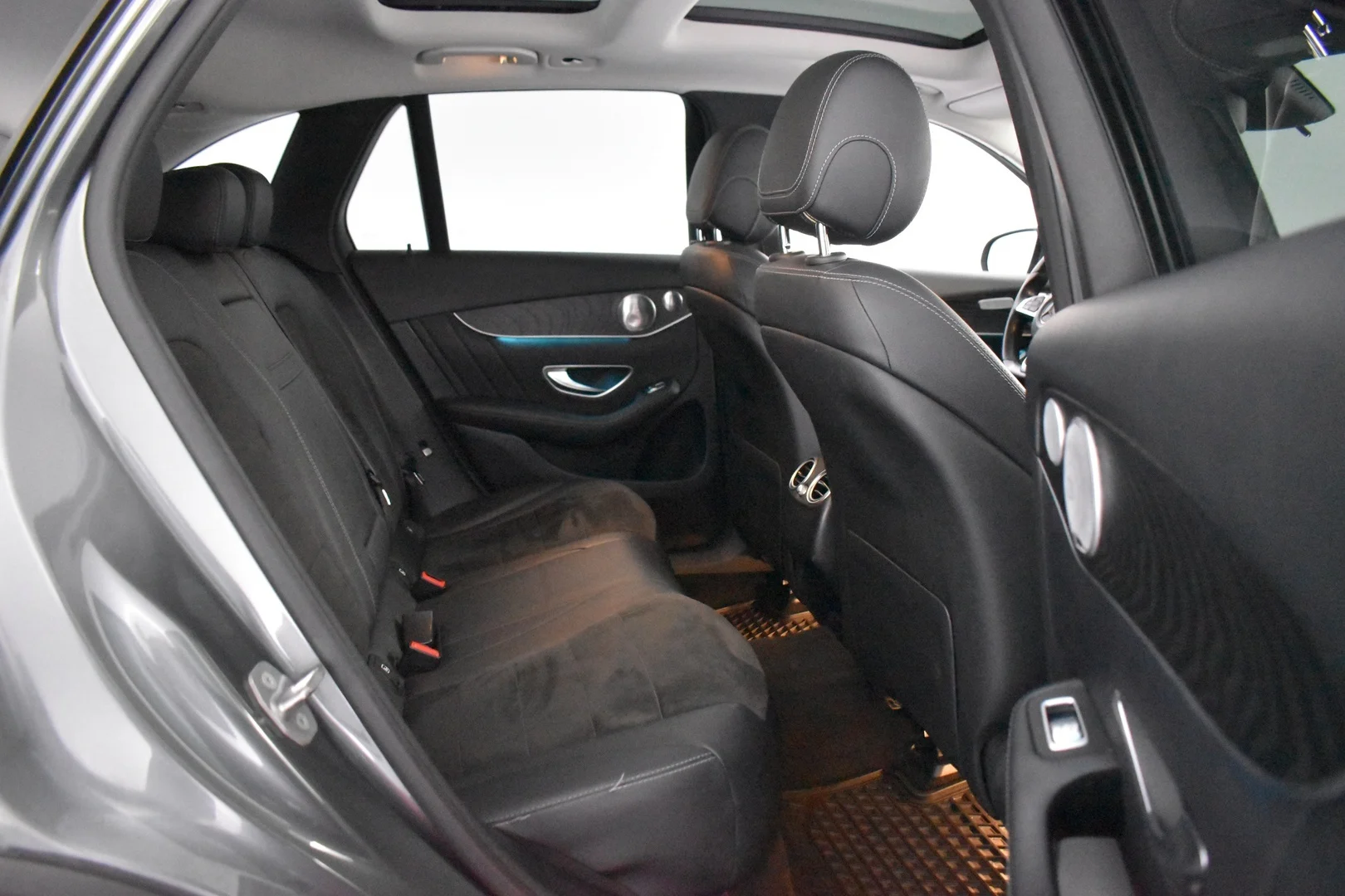 Car Image - 4s7ceUmgRVZNQ28F42fOBn