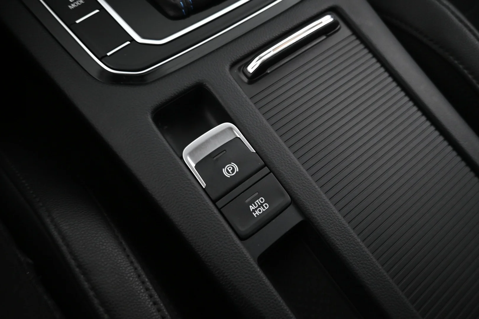 Car Image - 1o8sCdnmbrcMVy0y5wKjTi