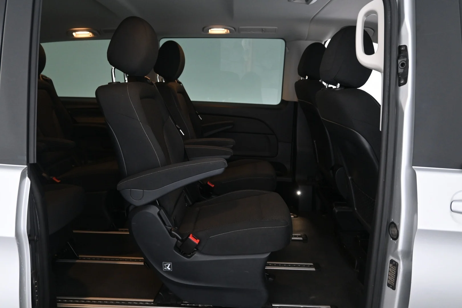 Car Image - 3d4GOmoyK8Vd9OIsp1mowk
