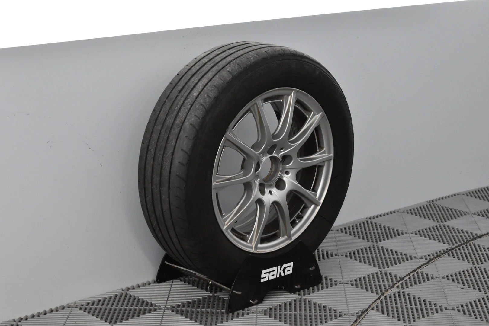 Car Image - 1k18AEurCaL441Gn2T0gBc