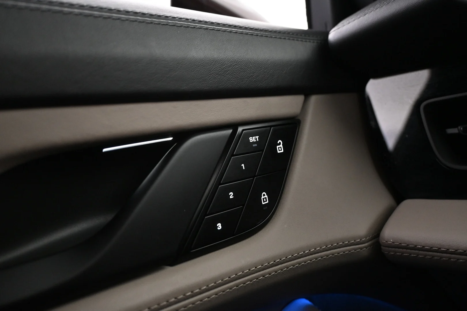Car Image - 18ekL8S22QlfytJNmt1mlN