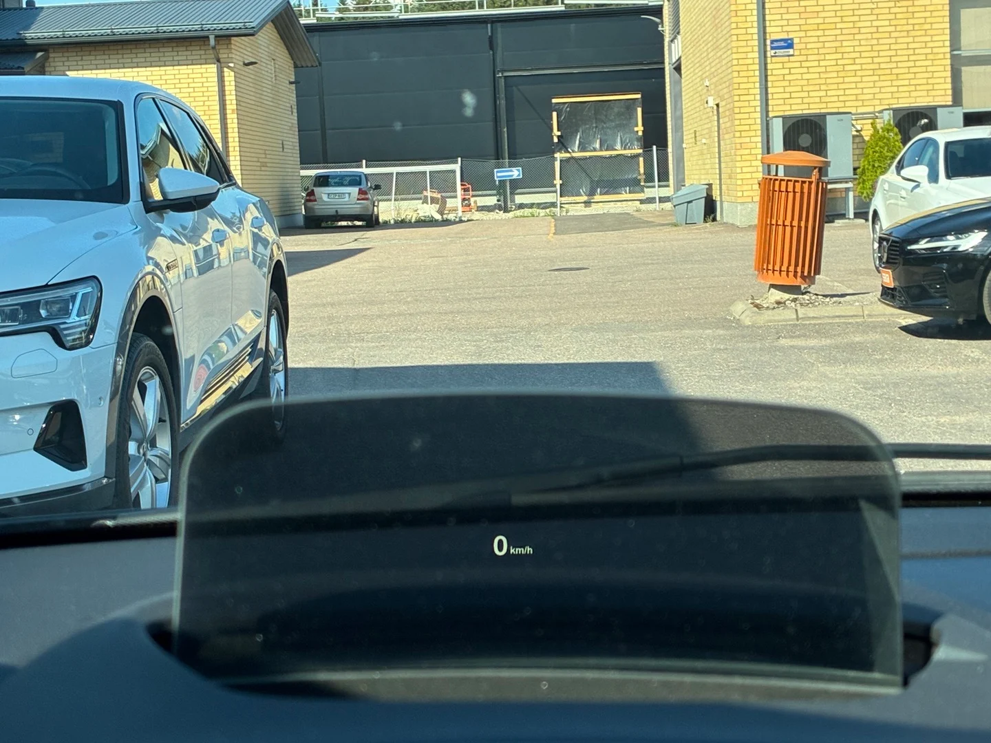Car Image - 3ynqfIK9fAe19cQ4DCNxa3