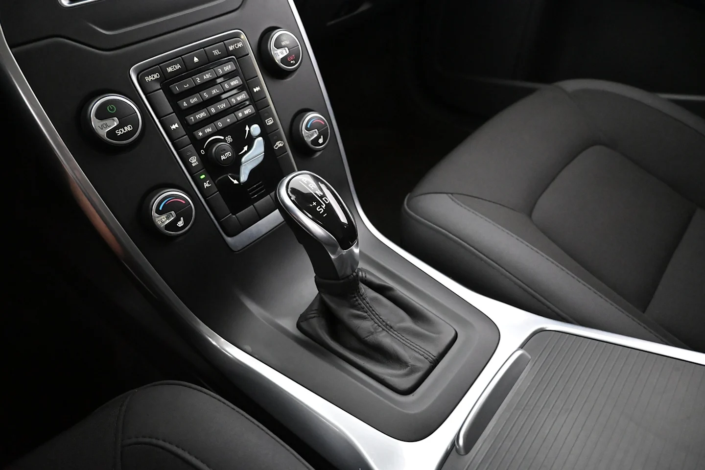 Car Image - 4V5BQhhqlZq6hvGB2rKl1I
