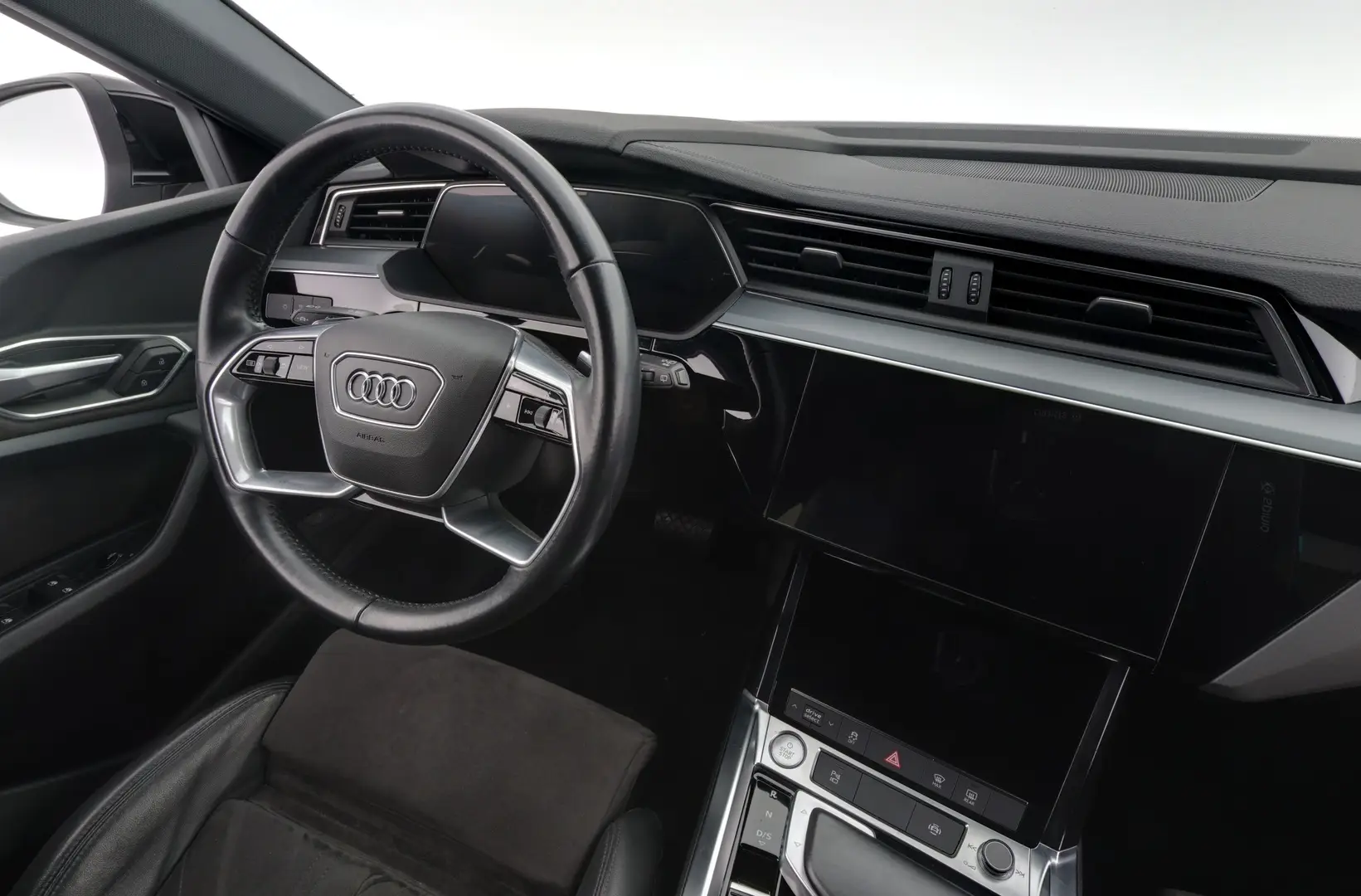 Car Image - 2FsBsh9Mj0VdfPytxPBK6