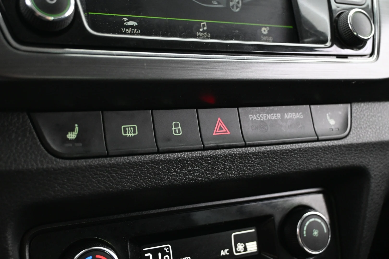 Car Image - 6lhMznVs6TXX85L2XpKu4Q