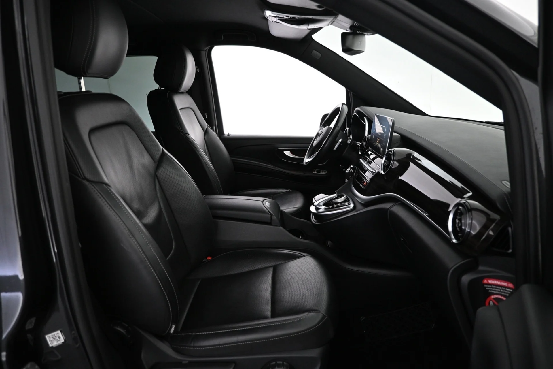 Car Image - 6LTBMJMbEvCBAZxyZuibWL