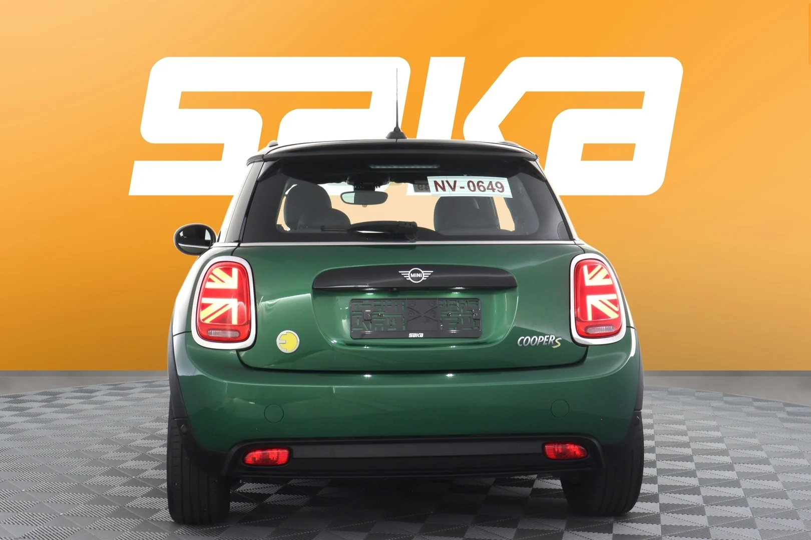 Car Image - 2oORLk1a5Y1fD9BzCq03nq