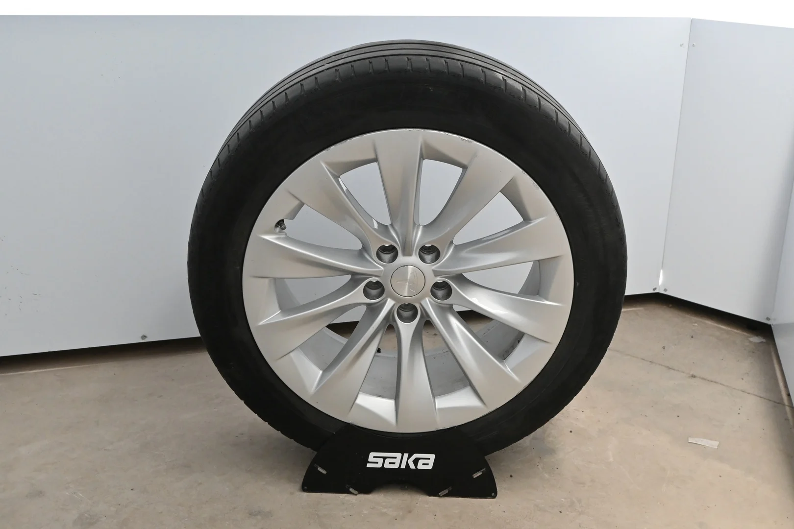Car Image - a1eELPANMtF67ePeTJyUh