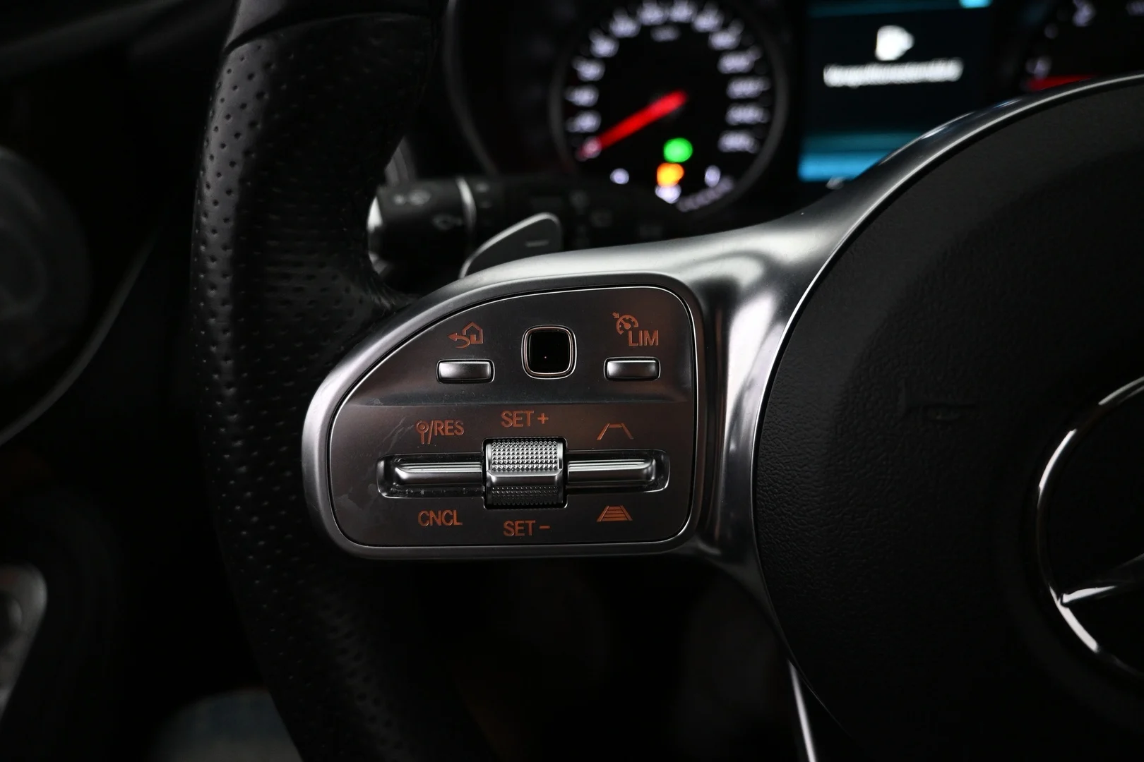 Car Image - 28G8j0pUnatW24o3lqfSL1