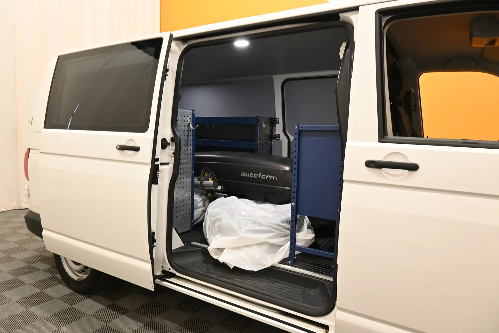 Car Image - 7ByvtZv5Xha4RnZ2oQHbAL