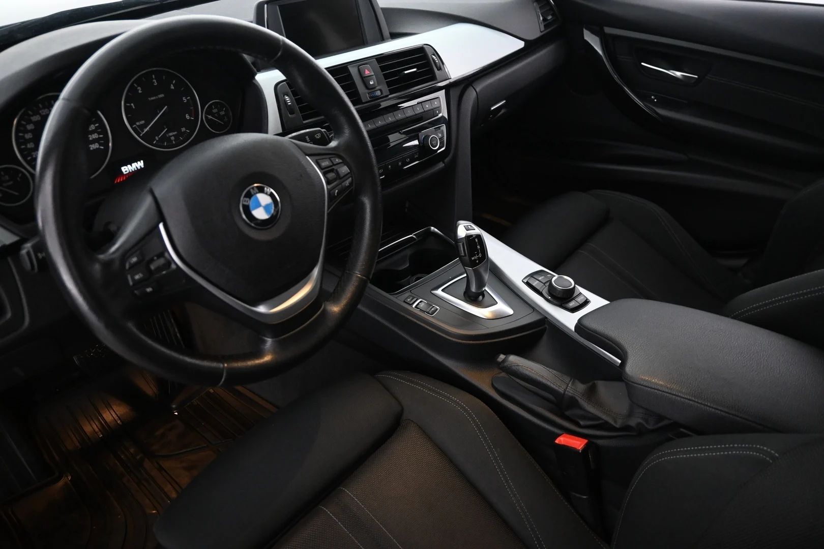 Car Image - 25AWNHigxFMcmtHFDzT5q5