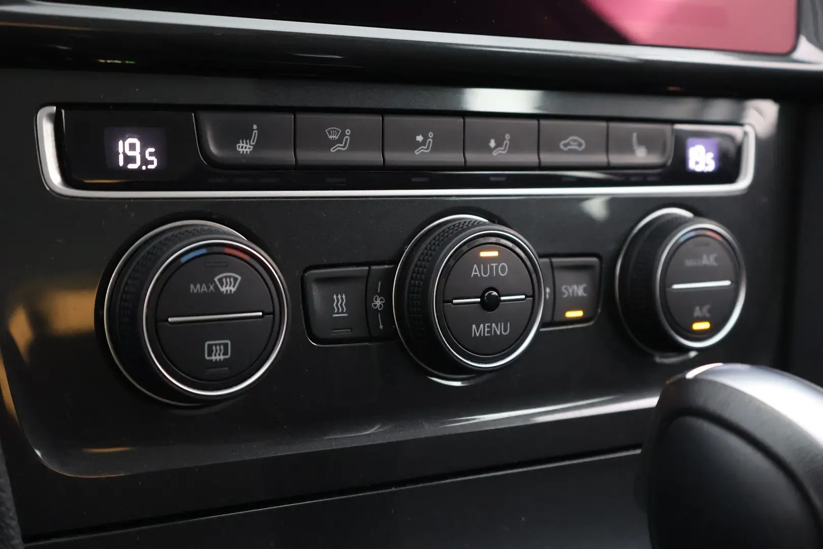 Car Image - 3pn8YRoQdVgMsecVoDpmxO