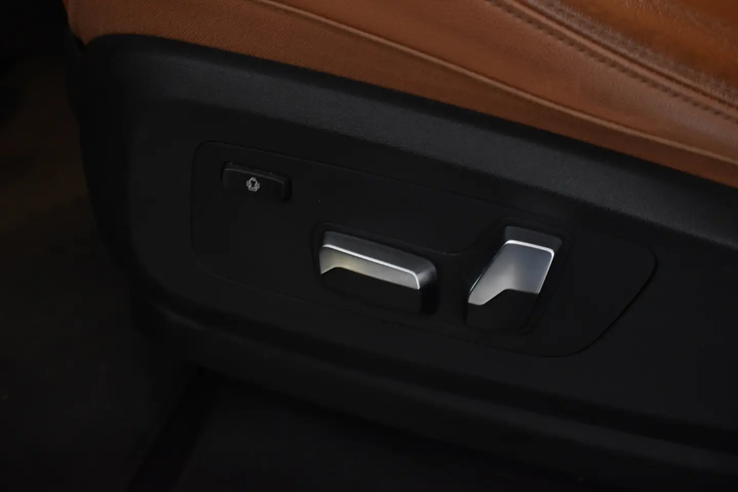 Car Image - 17swDDC0rSuYbhxdKYpnGL