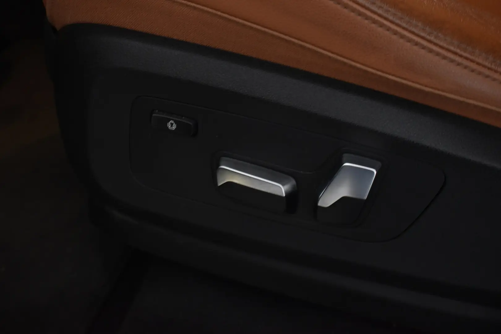 Car Image - 17swDDC0rSuYbhxdKYpnGL