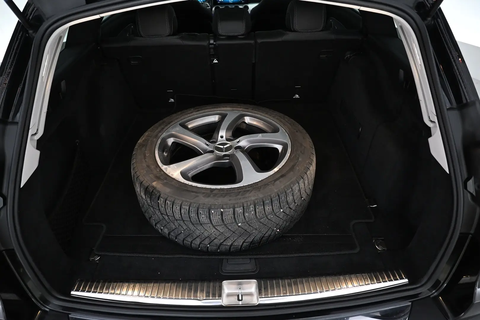 Car Image - 6BYufh8BTlnMq9WkAAnk7z