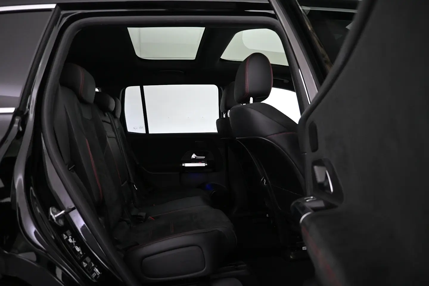 Car Image - UsILVOvaHHX3ahRXsKtTZ