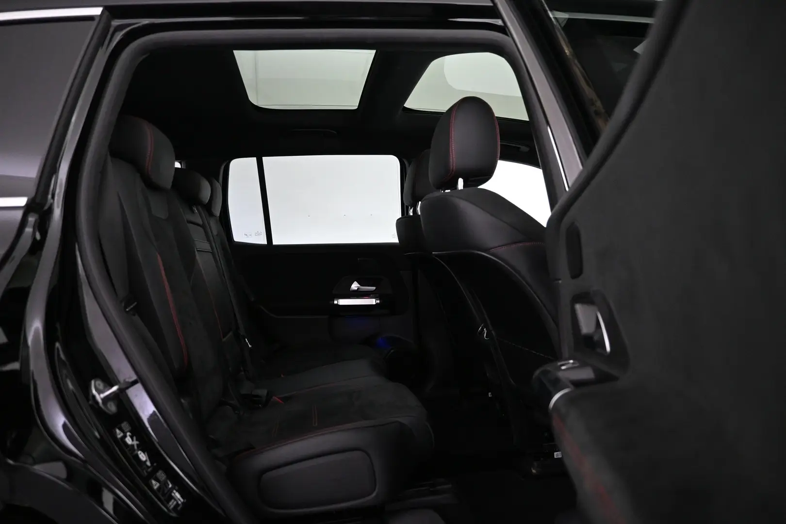 Car Image - UsILVOvaHHX3ahRXsKtTZ