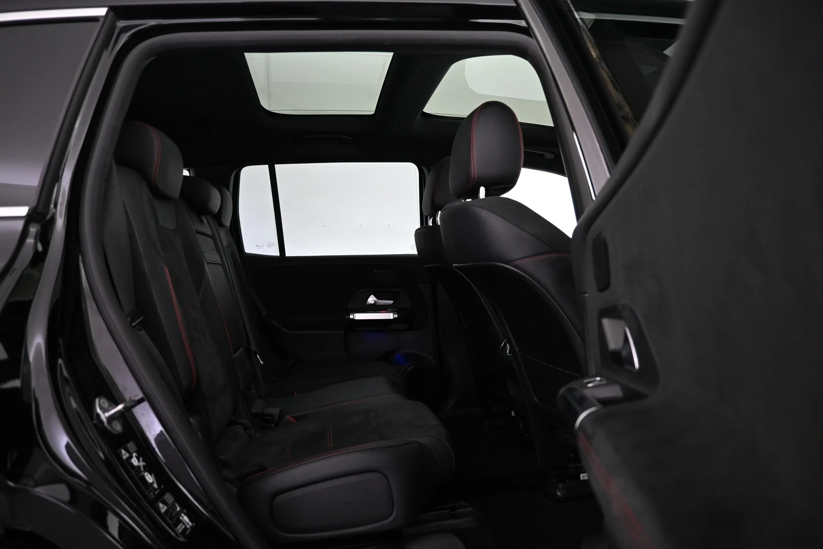 Car Image - UsILVOvaHHX3ahRXsKtTZ