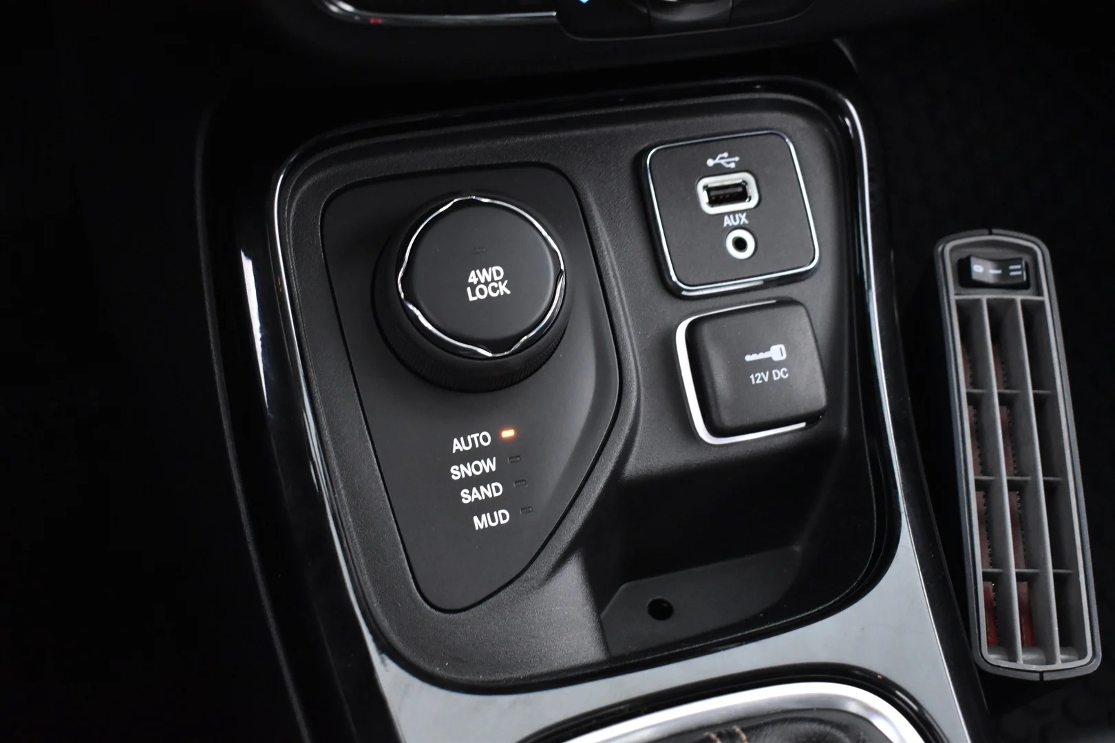 Car Image - 7kS6aF3LT4RlimUHk90vuY