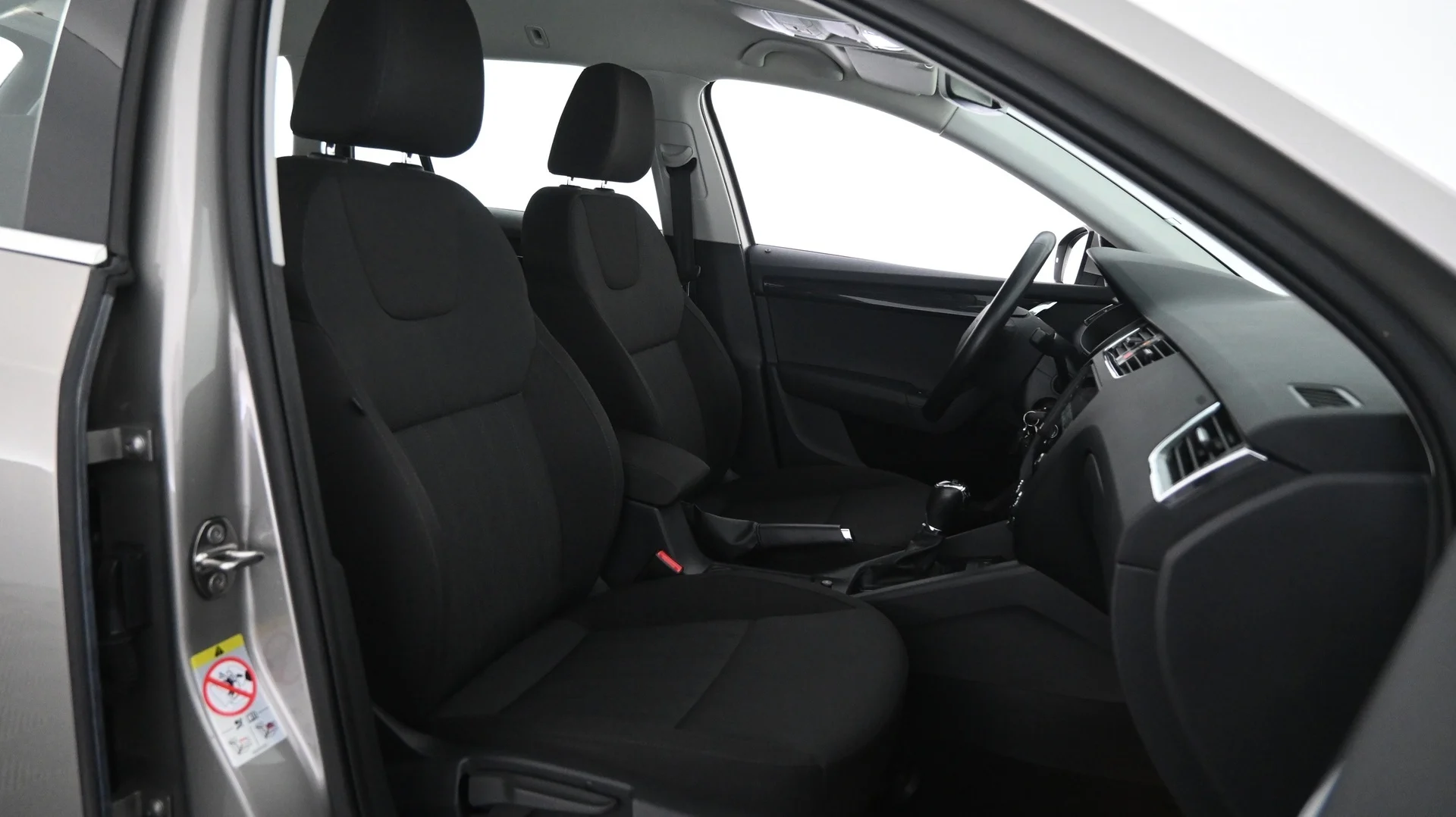 Car Image - 7mJWKFy4sFZvLzBu7ZizQE