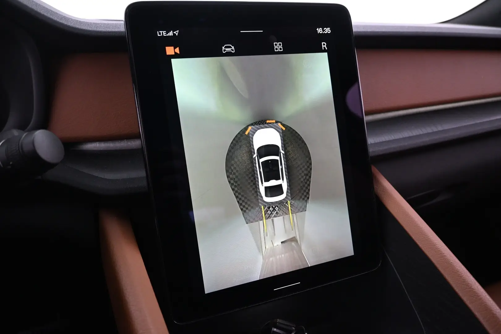 Car Image - 4HduEv3ukAXww3Qkd2JaaC