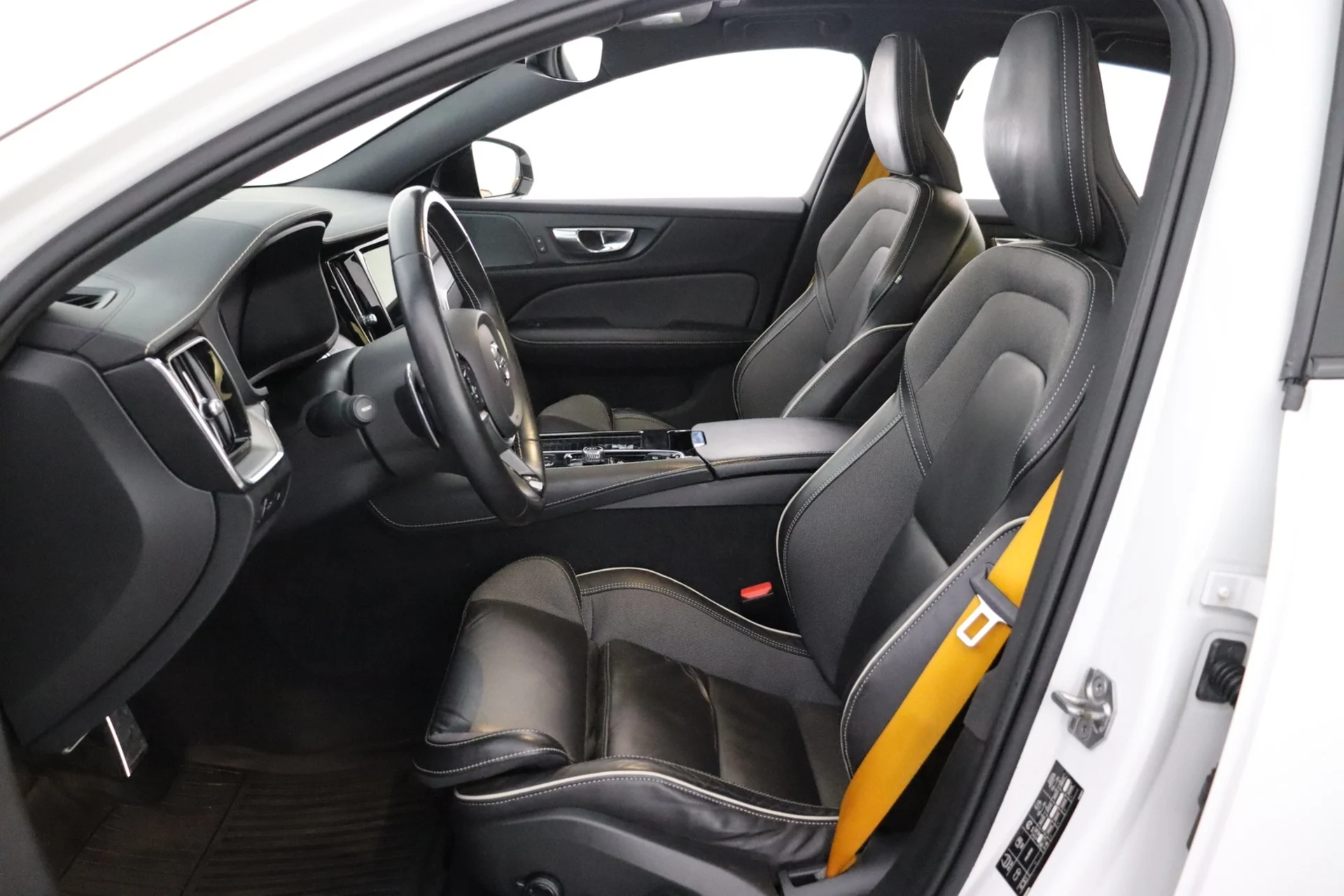 Car Image - 7bccPCuA6FMWp4H9eMiyGm