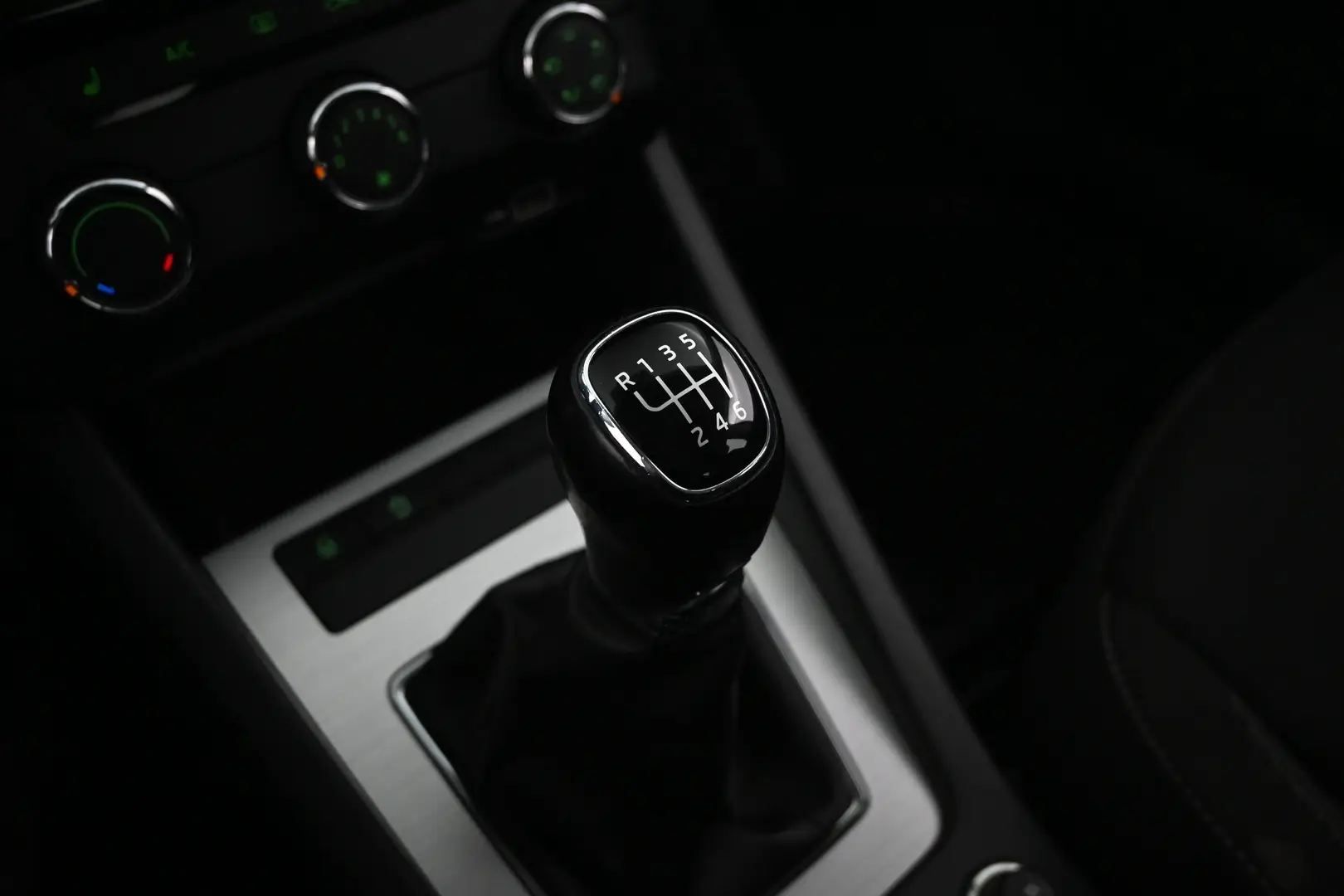 Car Image - 4qdfZVyQGR3c5NWRQheNto