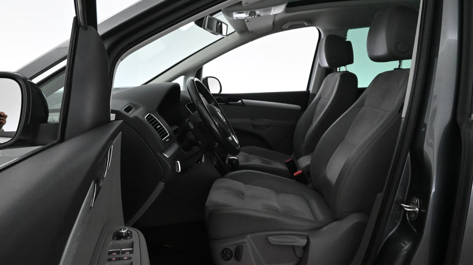 Car Image - 6RUQmnoiPymvG03TlYPju5