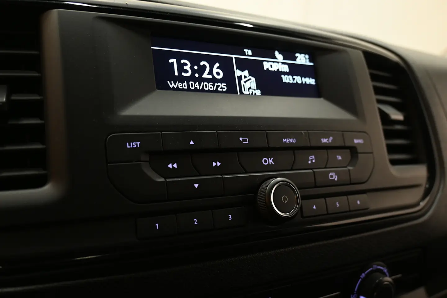 Car Image - 2lqxBzkZBElr7UM7a3KBgO