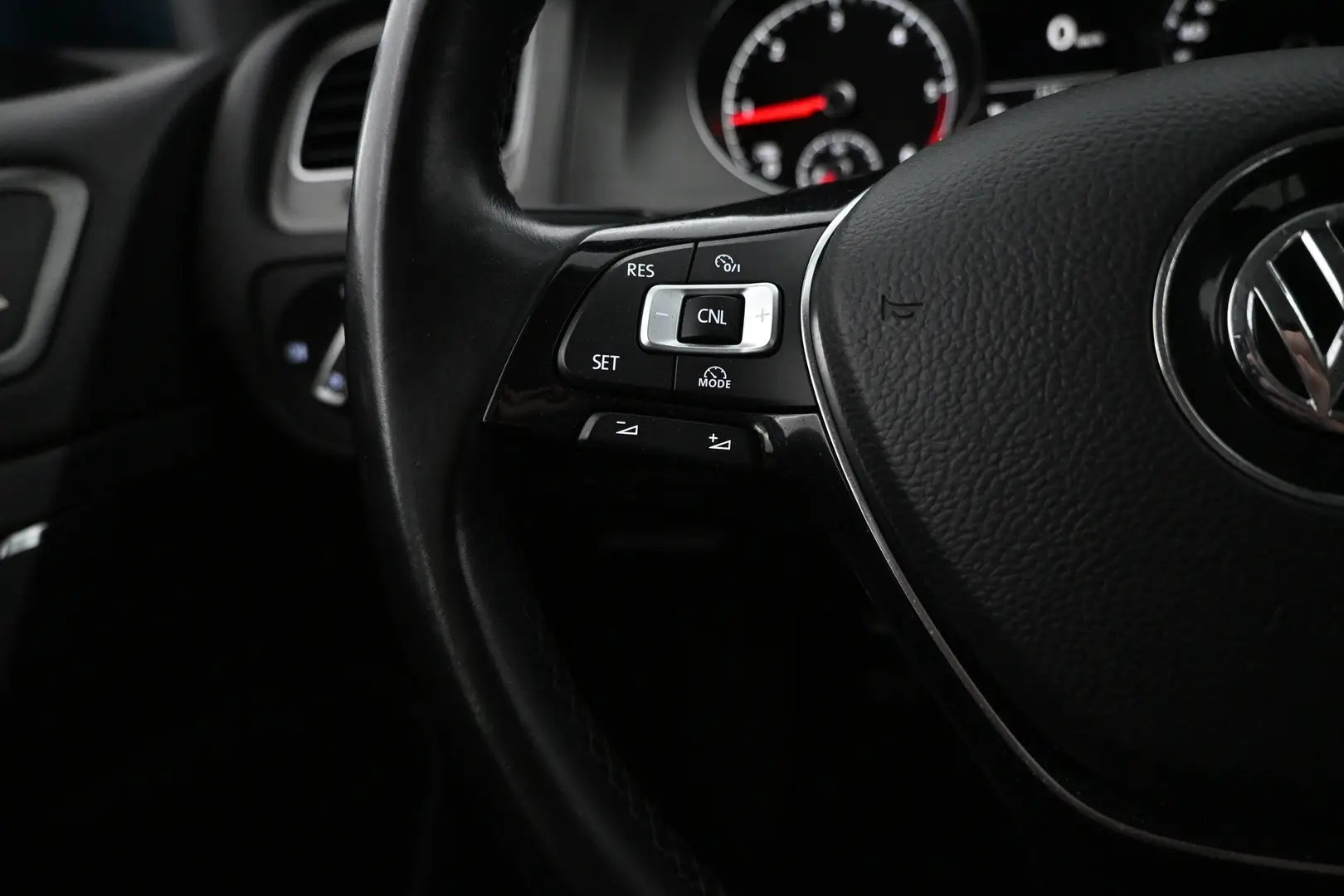 Car Image - 2W0RMaahkwSesi1YlWqHFZ
