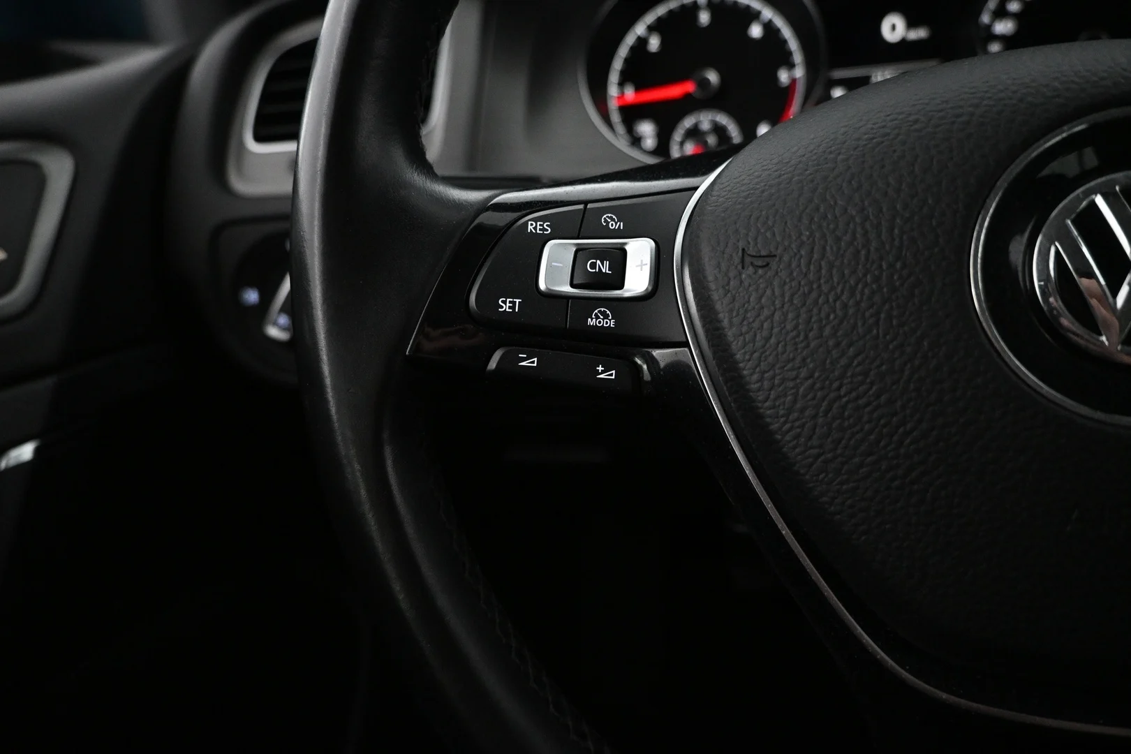 Car Image - 2W0RMaahkwSesi1YlWqHFZ